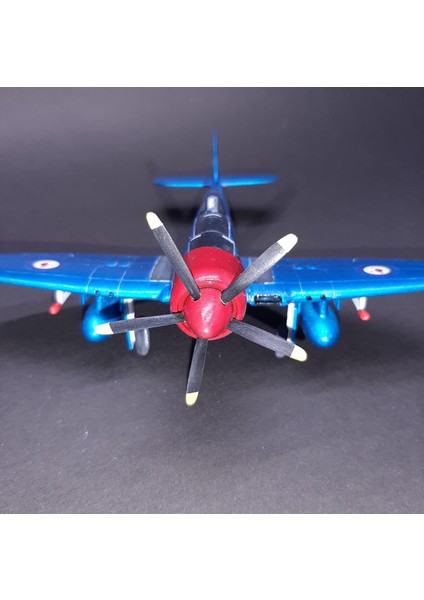 Hawker Sea Fury FB11 Pm Model Avcı Uçağı Demonte Plastik Maketi