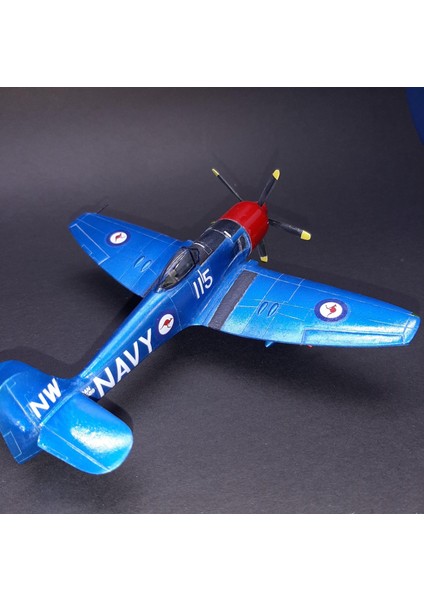 Hawker Sea Fury FB11 Pm Model Avcı Uçağı Demonte Plastik Maketi