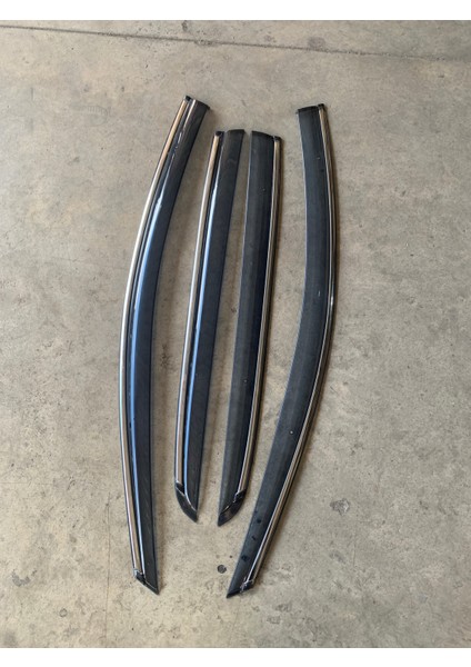 Volkswagen Golf7 2013-2020 Kromlu Cam Rüzgarlığı A+Kalite