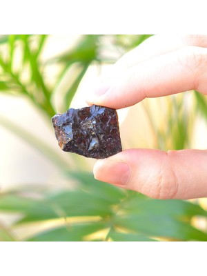 Taş Sandığı Lal Taşı Ham Kütle - Garnet Taşı