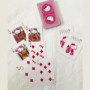 Hello Kitty Iskambil Destesi