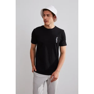 Unisex Bugs Bunny Siyah Nakışlı T-Shirt