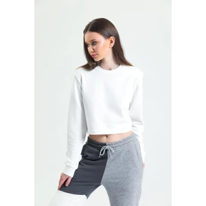 Beyaz Bisiklet Yaka Crop Sweatshirt