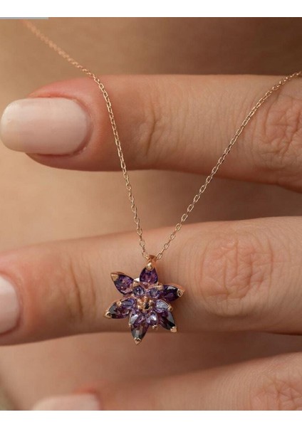 Gümüş Zincirli Nilüfer Çiçeği Kadin Kolye