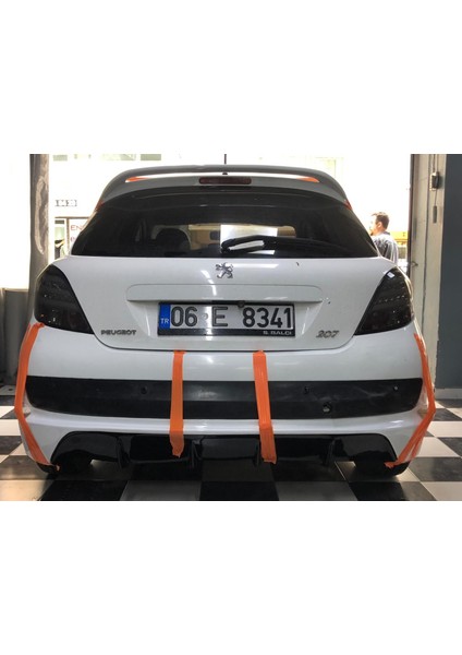 Güneşli Garaj Peugeot 207 Arka Ek (Plastik)