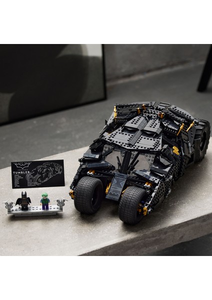 DC Batman™ Batmobile™ Tumbler 76240 - Yetişkinler İçin Koleksiyonluk ve Sergilenebilir Model Yapım Seti (2049 Parça)