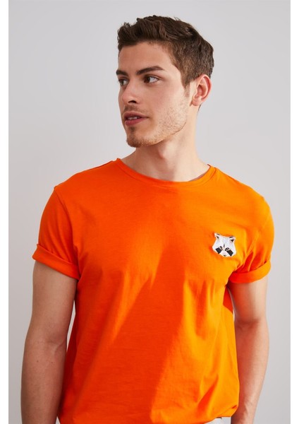 Unisex Rakun Turuncu Nakışlı T-Shirt modelleri