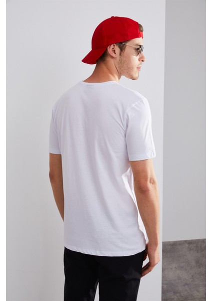 Unisex Sam Beyaz Nakışlı T-Shirt indirimleri