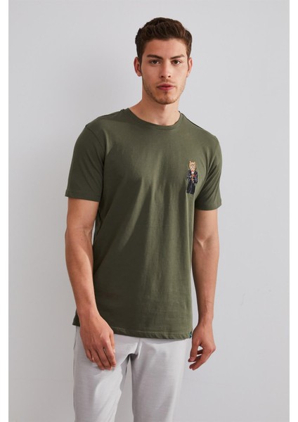Unisex Takım Elbiseli Ayı Haki Nakışlı T-Shirt modelleri
