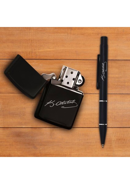 Zippo Modeli Çakmak - Imzalı Kalem
