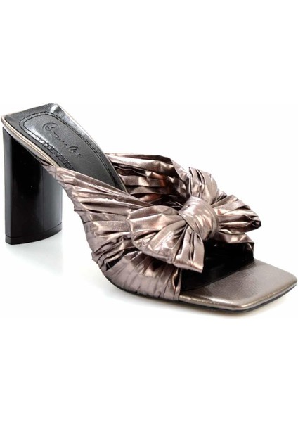 Metalik Platin Kadın Terlik K04188130609 modelleri