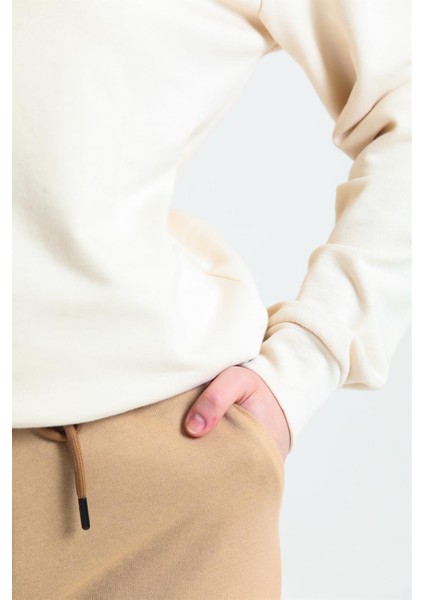 Krem Dik Yaka Sweatshirt fırsatları