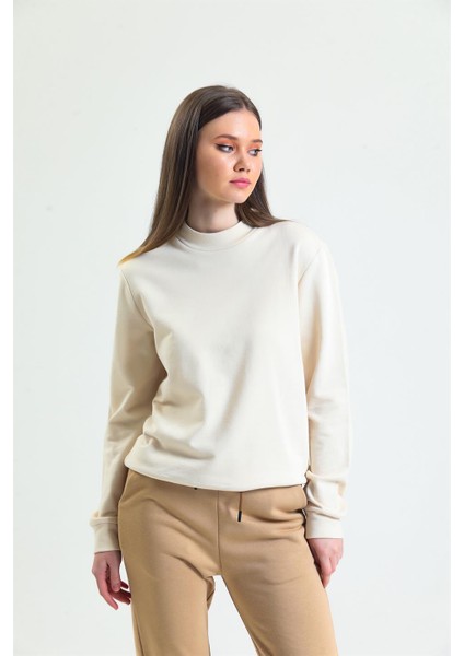 Krem Dik Yaka Sweatshirt indirimleri