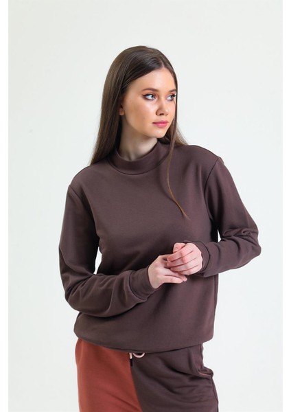 Kahverengi Dik Yaka Sweatshirt