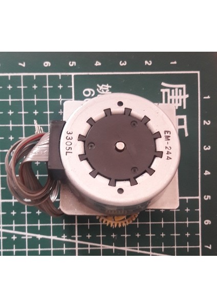 EM-244 Unipolar Step Motor (Çap 42MM) - 5 Uçlu
