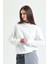 Beyaz Dik Yaka Sweatshirt 4