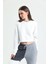 Beyaz Bisiklet Yaka Crop Sweatshirt 1