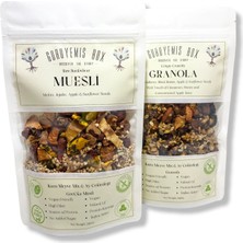 Guruyemiş Box Bol Kuru Meyveli ve Çekirdekli Vegan Şekersiz Granola ve Müsli 2 x 240 gr Kahvaltılık Gevrek Seti Sağlıklı Kahvaltı Beslenme Yüksek Lif Protein Kaynağı Vegan Şekersiz