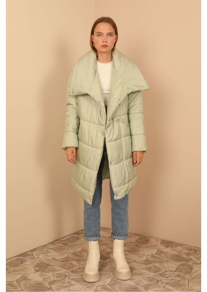 Kapitone Kumaş Şal Yaka Bol Kalıp Yaka Detay Çıtçıtlı Kadın Mont-Mint modelleri