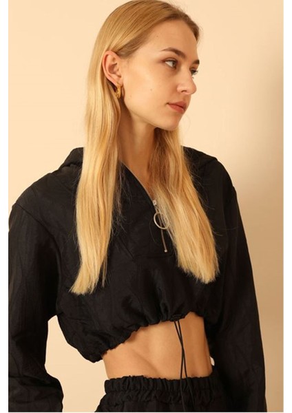 Jakar Kumaş Kapüşonlu Soğan Desen Kadın Crop Sweat-Siyah