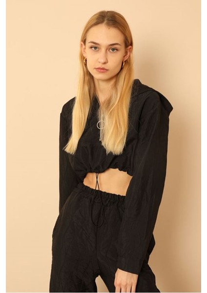 Jakar Kumaş Kapüşonlu Soğan Desen Kadın Crop Sweat-Siyah