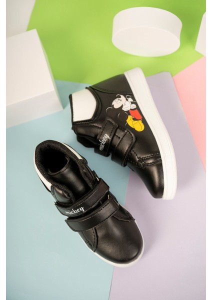 Baskılı Siyaha Beyaz Taban Cırtlı Çocuk Bot modelleri