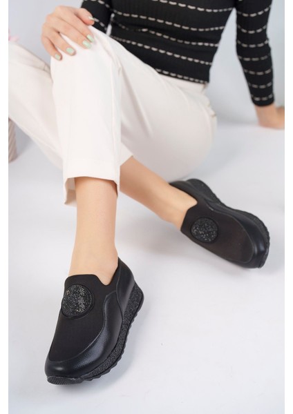 Dolgu Simli Taban Yuvarlak Taşlı Siyah Kadın Ayakkabı modelleri