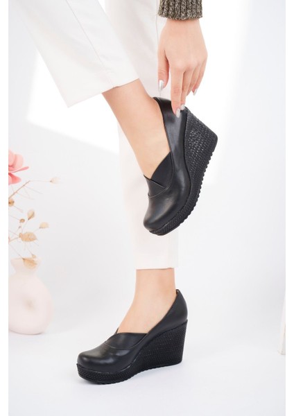 Dolgu Taban Çapraz Model Siyah Cilt Ayakkabı modelleri