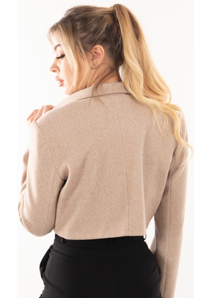 Taş Kruvaze Yaka Kaşe Crop Astarlı Blazer Ceket 0105125.50