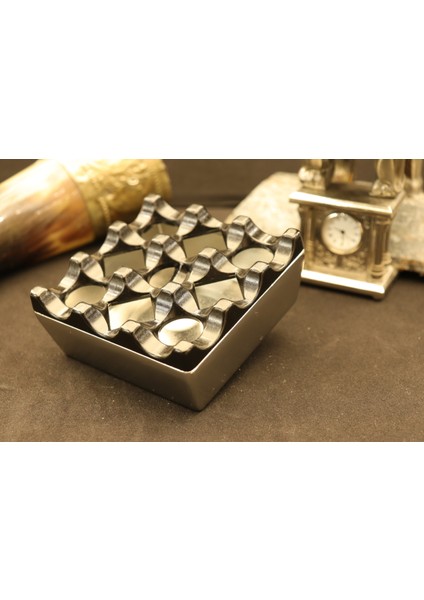 Metal Kafes Model Parlak Küllük