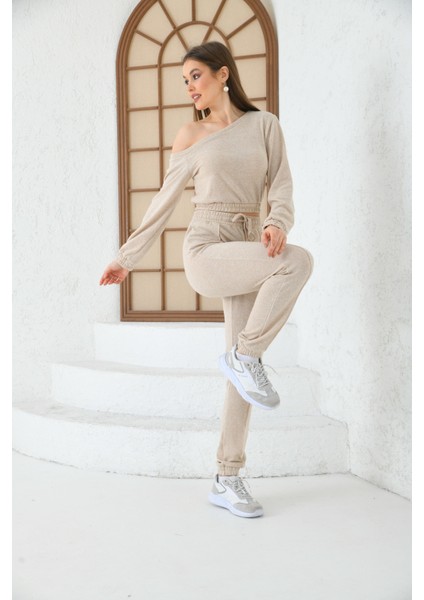 Kadın Krem Kayık Yaka Yumoş Kumaş Bel ve Paça Lastikl Eşofman Takımı10 fırsatları
