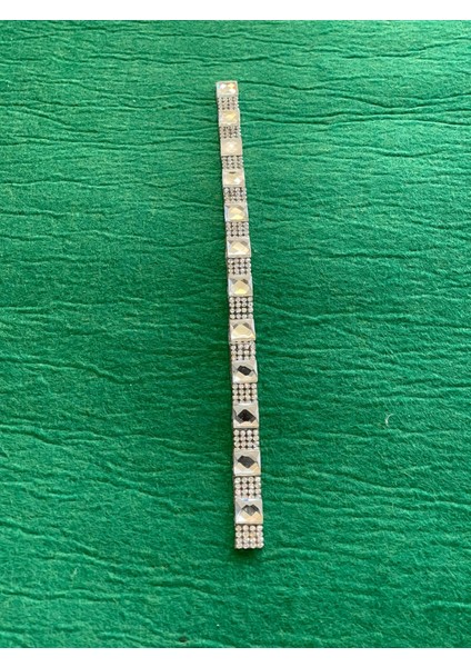 25X1 cm Ütü Ile Yapışan Zirkon Taşlı Şerit Tek Tek Keserek Kullanılabilir