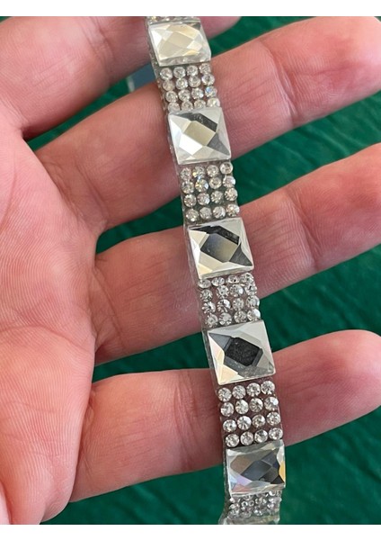 25X1 cm Ütü Ile Yapışan Zirkon Taşlı Şerit Tek Tek Keserek Kullanılabilir fiyatları