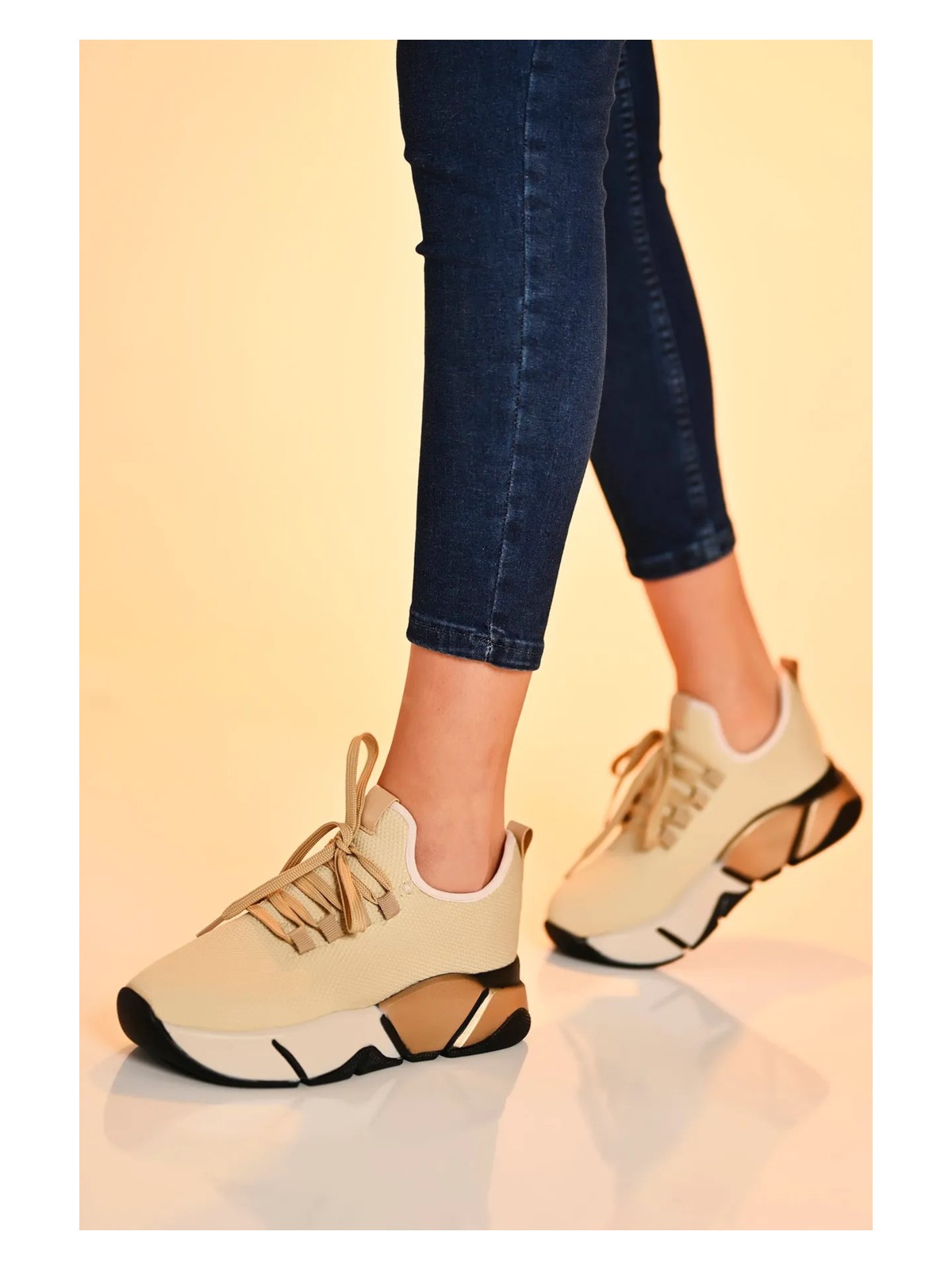 Kotan - Günlük Kadın Sneaker Bağcıklı Triko Esnek Hafif ve Kalın Taban Yürüyüş Spor Ayakkabı - Görsel 3