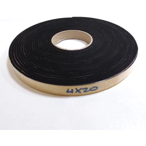 Kapı Pencere Bandı Yapışkan Sünger 4 mm Kalınlık 20 mm Genişlik 10 Metre Uzunluk / Epdm-4*20