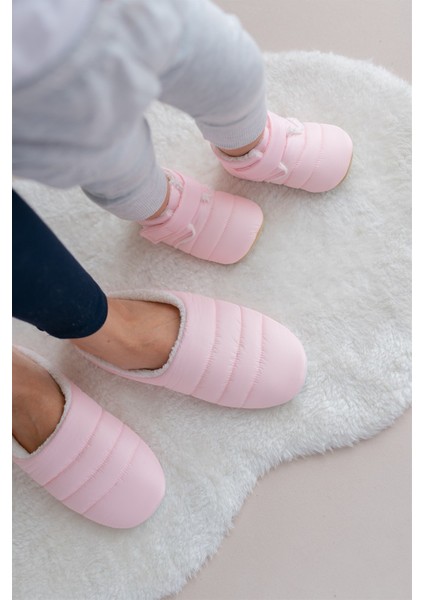 Paraşüt Kumaş Kürklü Anne Terlik ve Bebek Panduf (Terlik ve Panduf Ayrı SATILMAKTADIR.)-PEMBE/PINK-T-1007