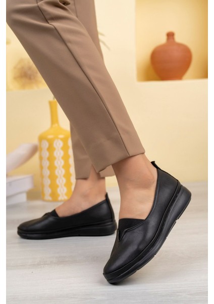 Dolgu Taban Ortopedik V Lastikli Siyah Cilt Kadın Ayakkabı