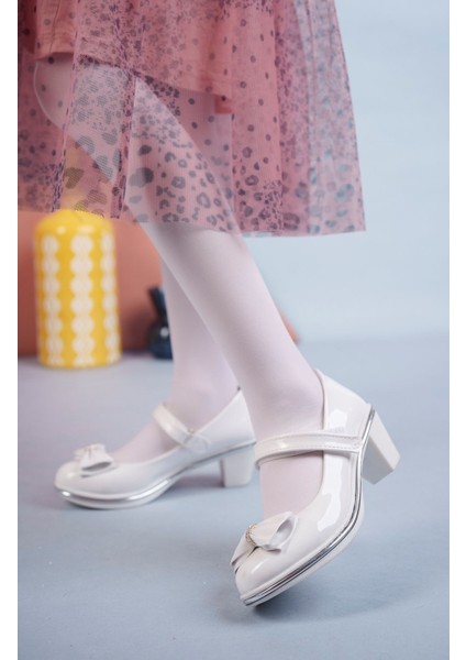 Topuklu Fiyonklu Beyaz Rugan Kız Çocuk Ayakkabı fiyatları