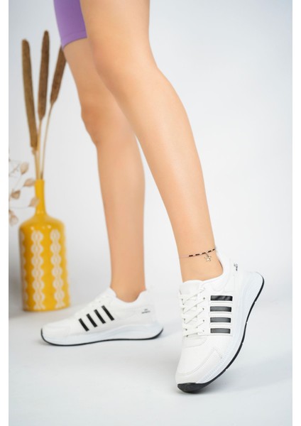 Beyaz Yanı Siyah Şeritli Kadın Spor Ayakkabı