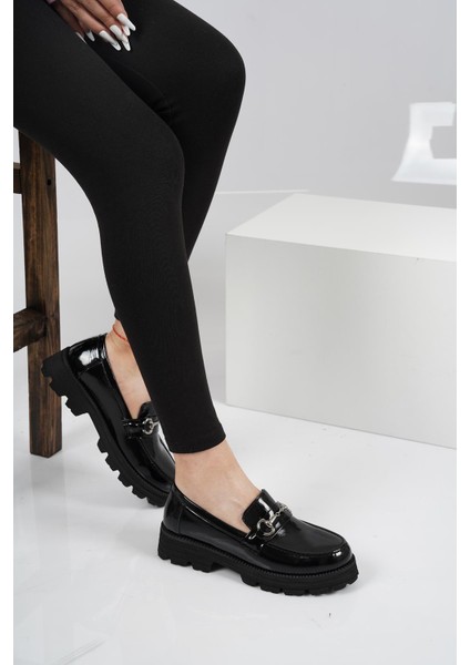 Kadın Siyah Rugan Ayakkabı Deri Dış Yapı Kısa Topuklu Modern Stil