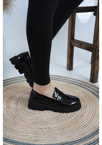 Deri Siyah Petek Rugan Kadın Makosen Ayakkabı 222134102 fiyatları