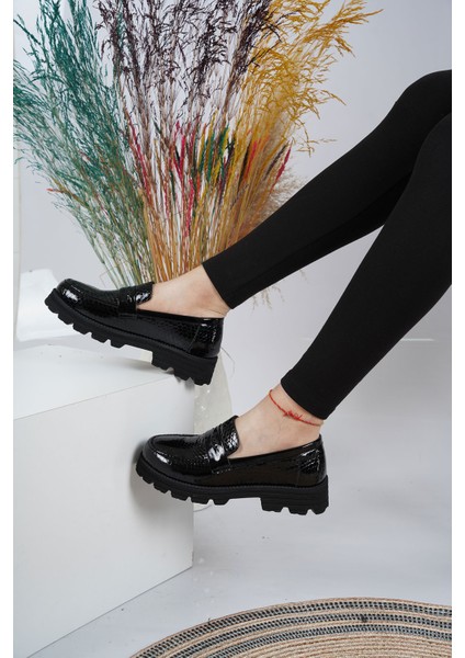 Deri Siyah Petek Rugan Kadın Makosen Ayakkabı 222134102 modelleri