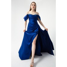 Lafaba Kadın Saks Kayık Yaka Yırtmaçlı Uzun Saten Abiye Elbise