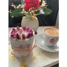 Eloza Floral Art Kurutulmuş Tomurcuk Güllerle Hazırlanan Hindistan Cevizi Kokulu Ahsap Fitilli Soya Mumu ve Simli Beton Sunumluk Ikilisi