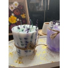 Eloza Floral Art Kurutulmuş Lavantalarla Hazırlanan Hindistan Cevizi ve Vanilya Kokulu Soya Mumları ve Simli Beton Sunumluk Birarada