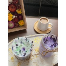 Eloza Floral Art Kurutulmuş Lavantalarla Hazırlanan Hindistan Cevizi ve Vanilya Kokulu Soya Mumları ve Simli Beton Sunumluk Birarada