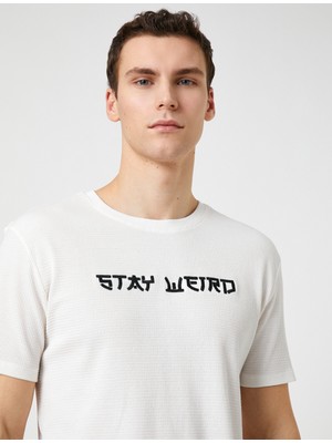 Koton Slogan Işlemeli Tişört Bisiklet Yaka Kısa Kollu