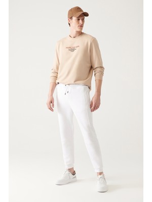 Avva Erkek Beyaz Beli Bağcıklı Paçası Lastikli Pamuklu Nefes Alan Standart Fit Normal Kesim Baskılı Jogger Eşofman Altı A31Y3416