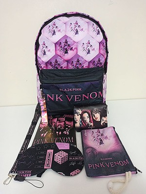 Alanç Gift Black Pink Baskılı Okul Sırt Çantası, Defter, Kalemlik, Cüzdan, Göz Bandı, Boyun Ipi Hediye Seti