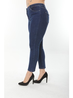 Era Lisa Kadın Büyük Beden Mavi Klasik Likralı Kot Kapri Rahat Kalıp Denim Kumaş